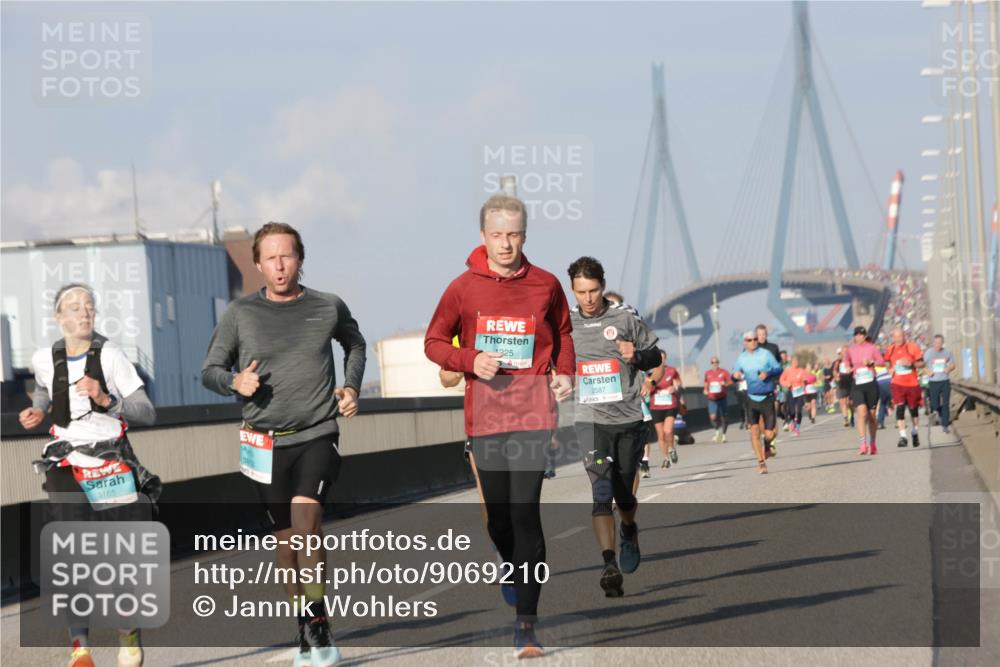 03.10.2025 - Köhlbrandbrückenlauf Jannik Wohlers http://msf.ph/oto/9069210 03.10.2025 09:48:18 Position 3 3165, 3813, 225, 2587 meine-sportfotos.de