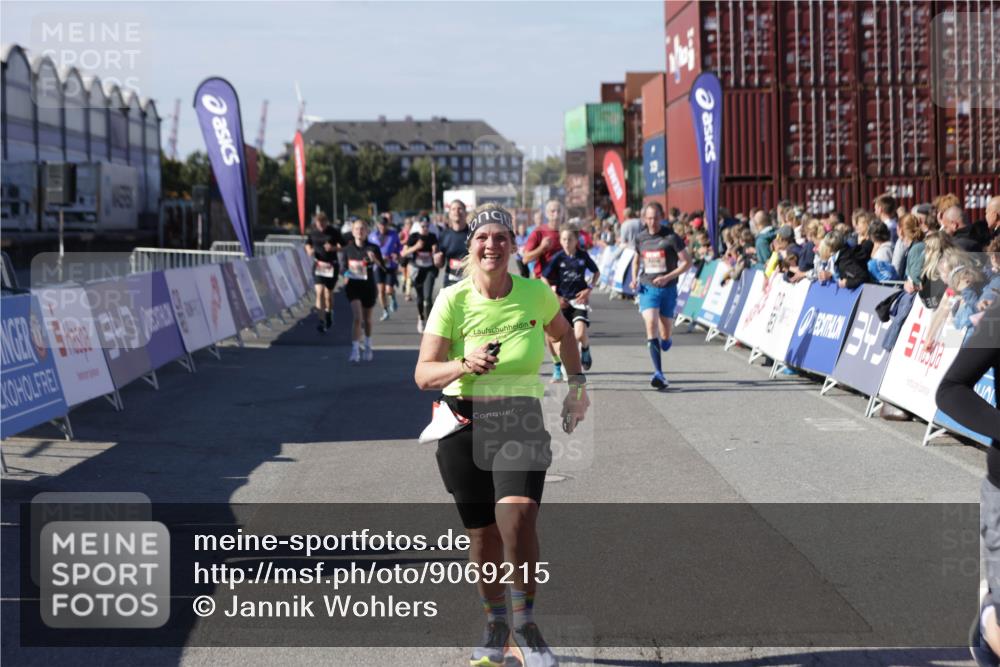 03.10.2025 - Köhlbrandbrückenlauf Jannik Wohlers http://msf.ph/oto/9069215 03.10.2025 13:13:43 Ziel 4348, 4461, 4595, 5147, 5802, 5884, 5886, 5908, 6116, 6363, 6366 meine-sportfotos.de