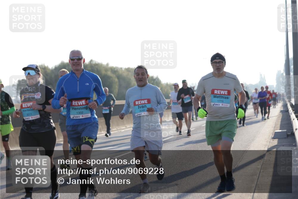 03.10.2025 - Köhlbrandbrückenlauf Jannik Wohlers http://msf.ph/oto/9069228 03.10.2025 09:16:53 Position 3 3011, 1302, 3542, 1776 meine-sportfotos.de