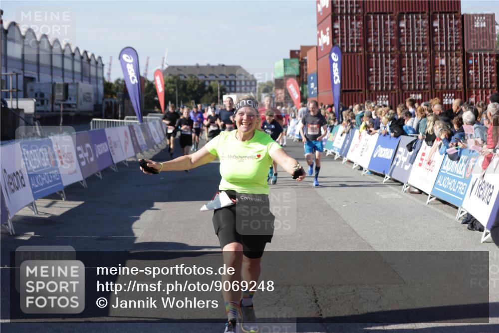 03.10.2025 - Köhlbrandbrückenlauf Jannik Wohlers http://msf.ph/oto/9069248 03.10.2025 13:13:43 Ziel 4348, 4461, 4595, 5147, 5802, 5884, 5886, 5908, 6116, 6363, 6366 meine-sportfotos.de