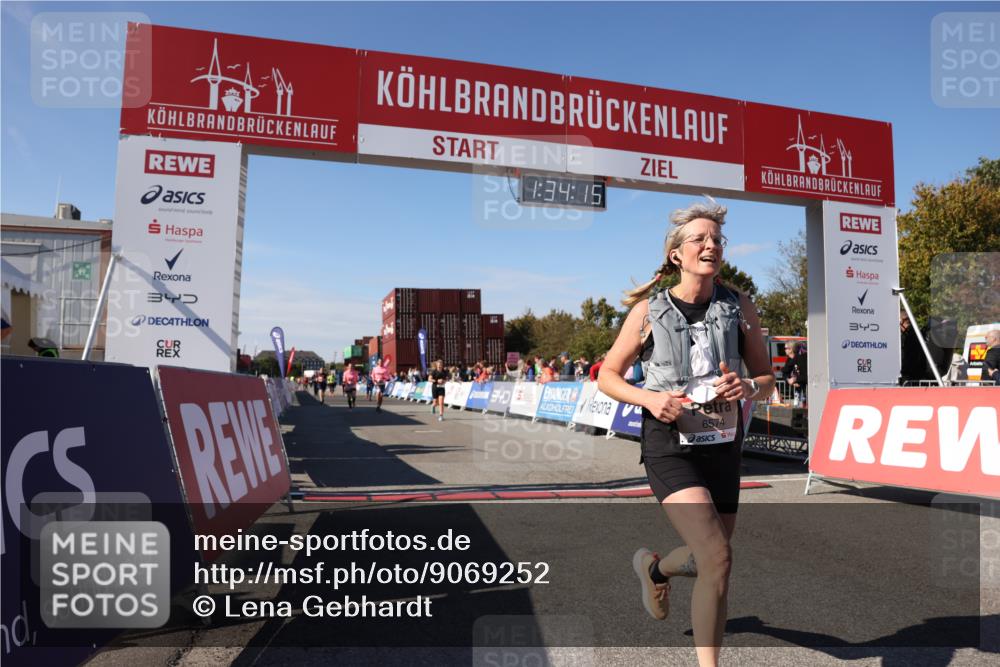 03.10.2025 - Köhlbrandbrückenlauf Lena Gebhardt http://msf.ph/oto/9069252 03.10.2025 13:34:15 Ziel 4438, 4674, 5207, 5221, 5593, 6095, 6574 meine-sportfotos.de