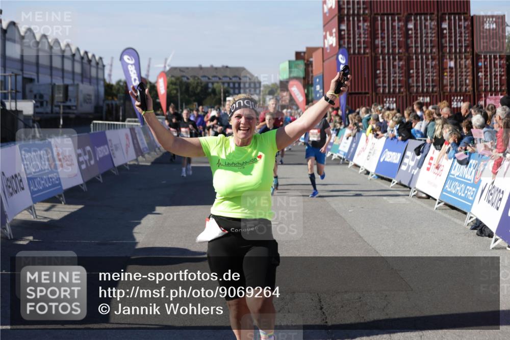 03.10.2025 - Köhlbrandbrückenlauf Jannik Wohlers http://msf.ph/oto/9069264 03.10.2025 13:13:44 Ziel 4348, 4461, 4595, 4642, 5802, 5884, 5886, 5908, 6116, 6363, 6366, 6488 meine-sportfotos.de