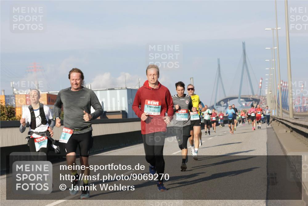 03.10.2025 - Köhlbrandbrückenlauf Jannik Wohlers http://msf.ph/oto/9069270 03.10.2025 09:48:20 Position 3 1225, 2587 meine-sportfotos.de