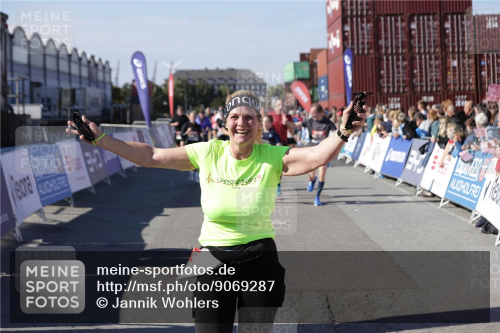 03.10.2025 - Köhlbrandbrückenlauf Jannik Wohlers http://msf.ph/oto/9069287 03.10.2025 13:13:44 Ziel 4348, 4461, 4595, 4642, 5802, 5884, 5886, 5908, 6116, 6363, 6366, 6488 meine-sportfotos.de
