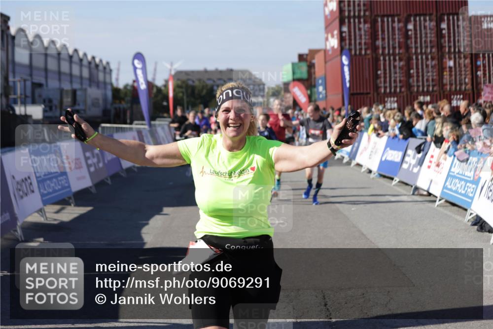 03.10.2025 - Köhlbrandbrückenlauf Jannik Wohlers http://msf.ph/oto/9069291 03.10.2025 13:13:44 Ziel 4348, 4461, 4595, 4642, 5802, 5884, 5886, 5908, 6116, 6363, 6366, 6488 meine-sportfotos.de