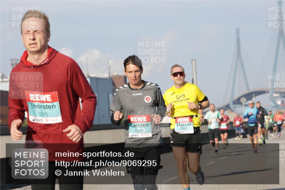 03.10.2025 - Köhlbrandbrückenlauf Jannik Wohlers http://msf.ph/oto/9069295 03.10.2025 09:48:21 Position 3 1225, 2587, 3331 meine-sportfotos.de