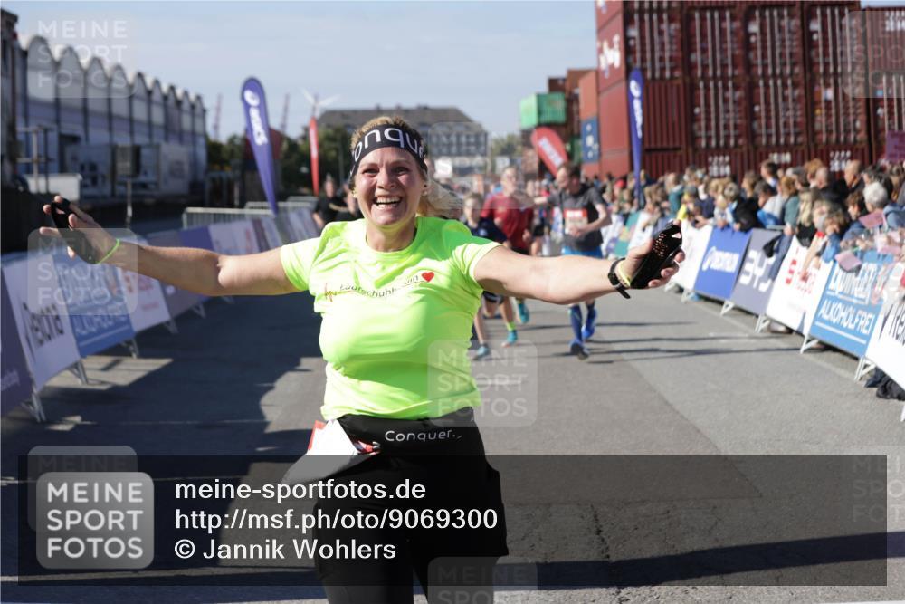 03.10.2025 - Köhlbrandbrückenlauf Jannik Wohlers http://msf.ph/oto/9069300 03.10.2025 13:13:44 Ziel 4348, 4461, 4595, 4642, 5802, 5884, 5886, 5908, 6116, 6363, 6366, 6488 meine-sportfotos.de