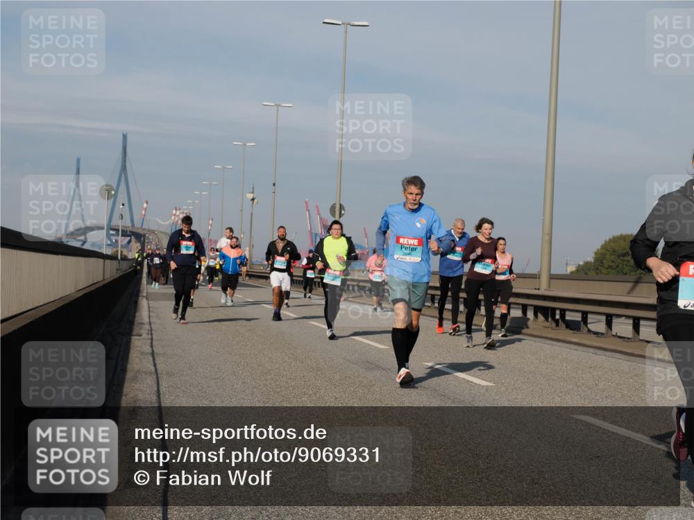 03.10.2025 - Köhlbrandbrückenlauf Fabian Wolf http://msf.ph/oto/9069331 03.10.2025 10:11:49 Position 3 2646 meine-sportfotos.de