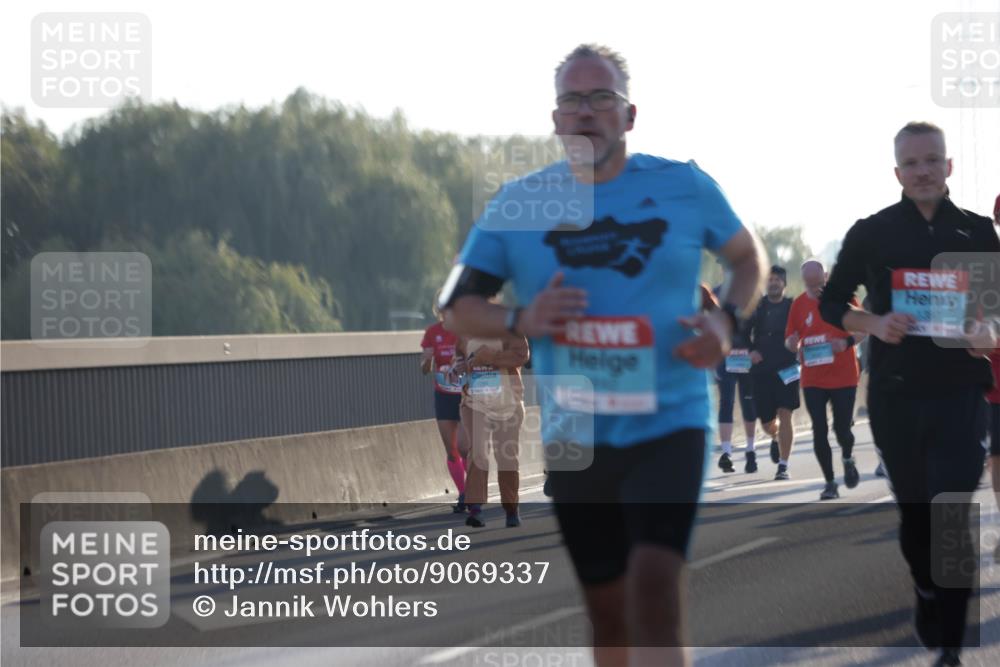 03.10.2025 - Köhlbrandbrückenlauf Jannik Wohlers http://msf.ph/oto/9069337 03.10.2025 09:16:59 Position 3 14376 meine-sportfotos.de