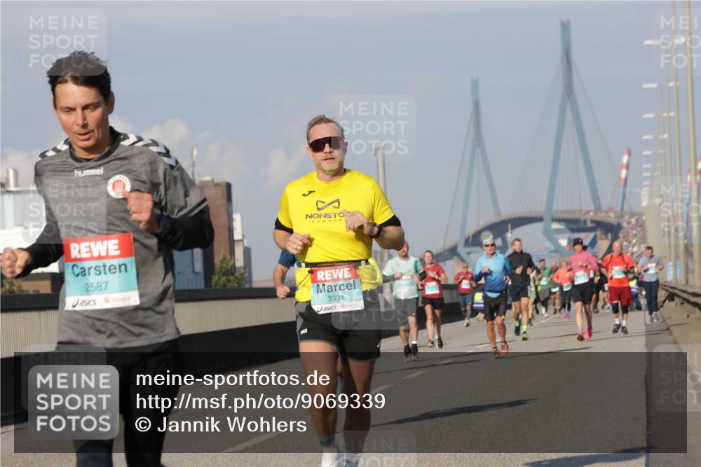 03.10.2025 - Köhlbrandbrückenlauf Jannik Wohlers http://msf.ph/oto/9069339 03.10.2025 09:48:22 Position 3 2587, 3331 meine-sportfotos.de