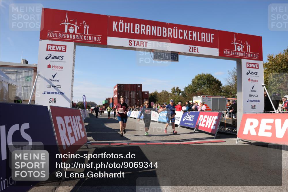 03.10.2025 - Köhlbrandbrückenlauf Lena Gebhardt http://msf.ph/oto/9069344 03.10.2025 13:34:25 Ziel 4674, 4702, 4754, 5207, 5221, 5437, 5693, 5695 meine-sportfotos.de