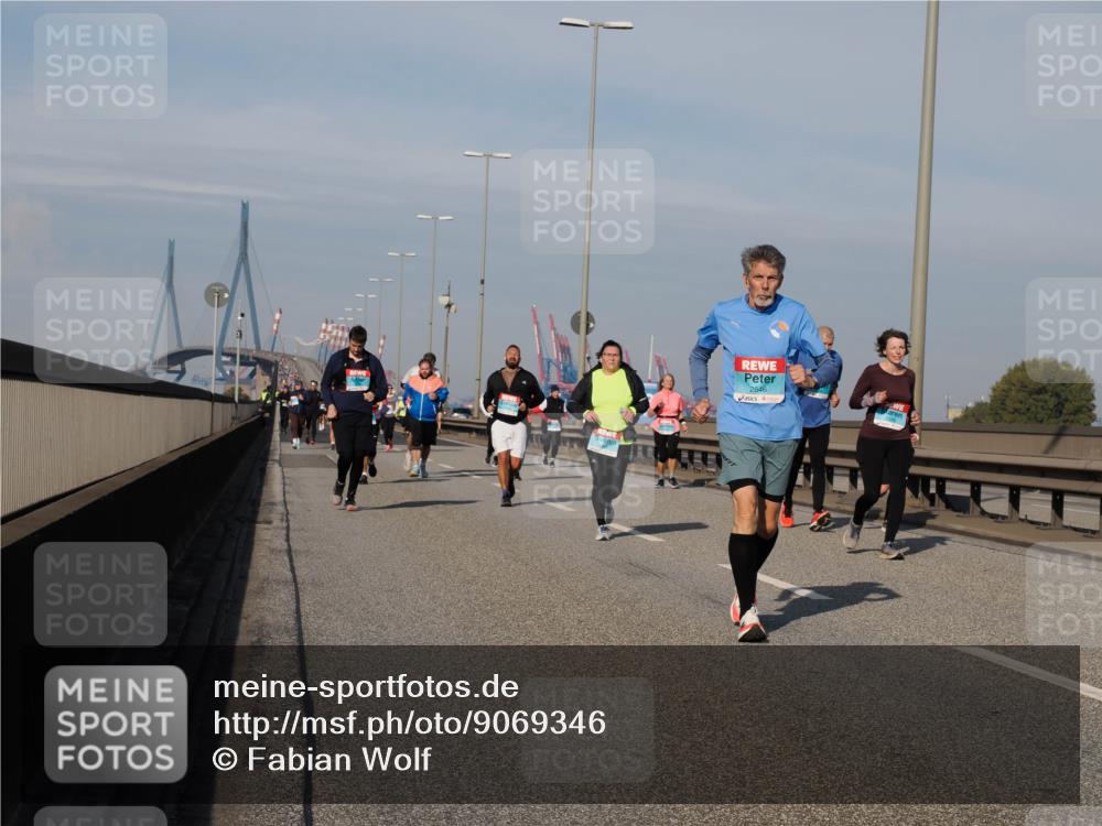 03.10.2025 - Köhlbrandbrückenlauf Fabian Wolf http://msf.ph/oto/9069346 03.10.2025 10:11:50 Position 3 2646 meine-sportfotos.de