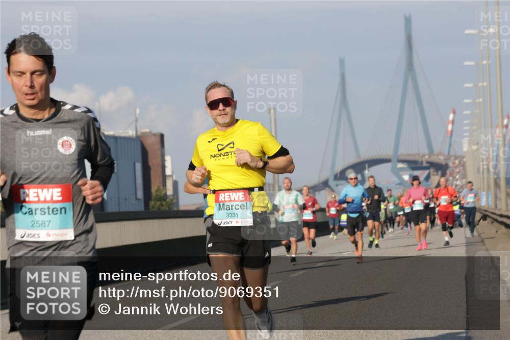 03.10.2025 - Köhlbrandbrückenlauf Jannik Wohlers http://msf.ph/oto/9069351 03.10.2025 09:48:23 Position 3 2587, 3331 meine-sportfotos.de