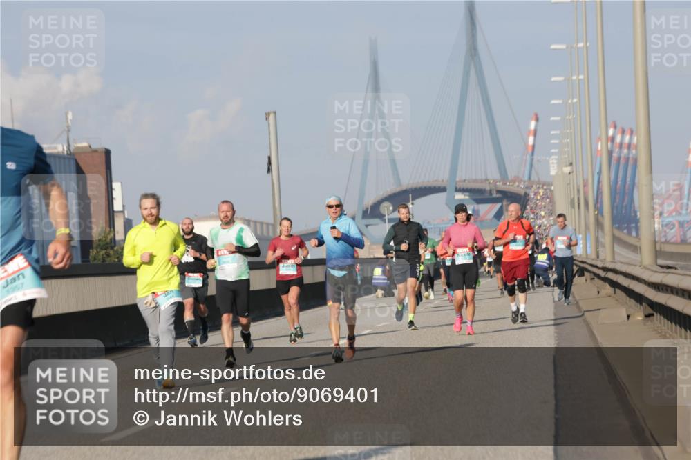 03.10.2025 - Köhlbrandbrückenlauf Jannik Wohlers http://msf.ph/oto/9069401 03.10.2025 09:48:25 Position 3 1357 meine-sportfotos.de