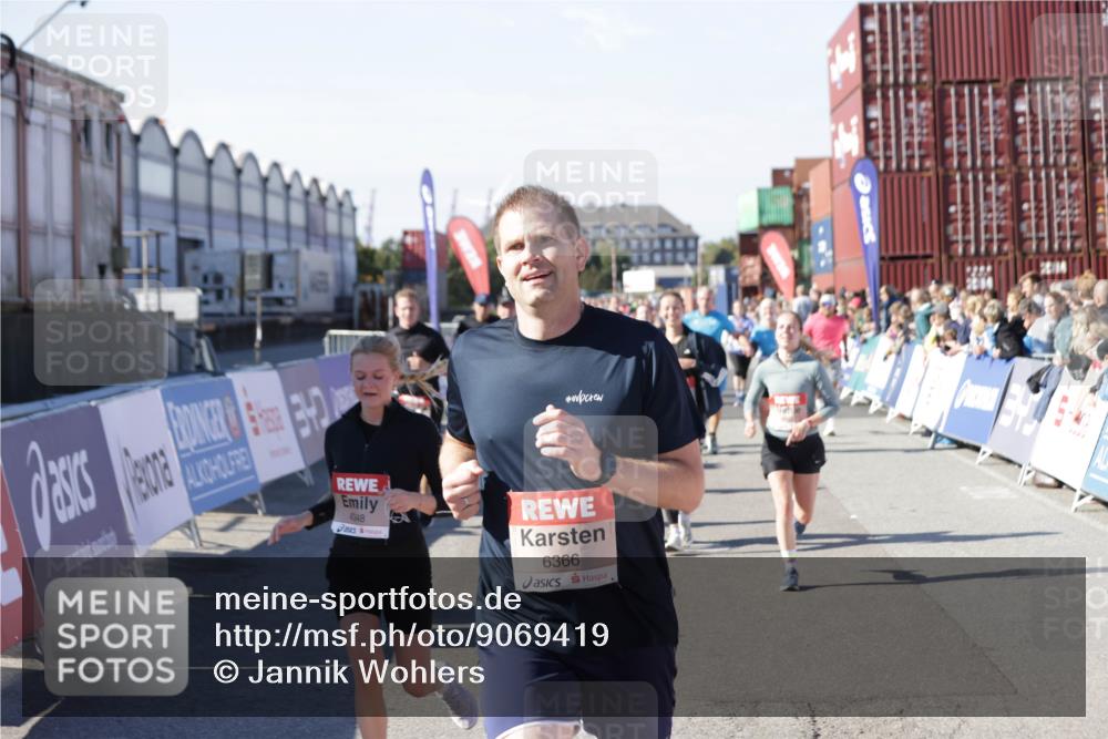 03.10.2025 - Köhlbrandbrückenlauf Jannik Wohlers http://msf.ph/oto/9069419 03.10.2025 13:13:49 Ziel 4188, 4348, 4461, 4522, 4612, 4642, 5078, 5640, 5802, 5884, 5886, 5908, 6116, 6125, 6227, 6228, 6363, 6366, 6487, 6488, 6604 meine-sportfotos.de