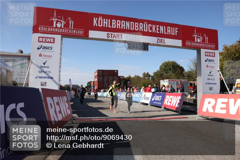 03.10.2025 - Köhlbrandbrückenlauf Lena Gebhardt http://msf.ph/oto/9069430 03.10.2025 13:34:31 Ziel 4702, 4754, 5390, 5437, 5693, 5695 meine-sportfotos.de
