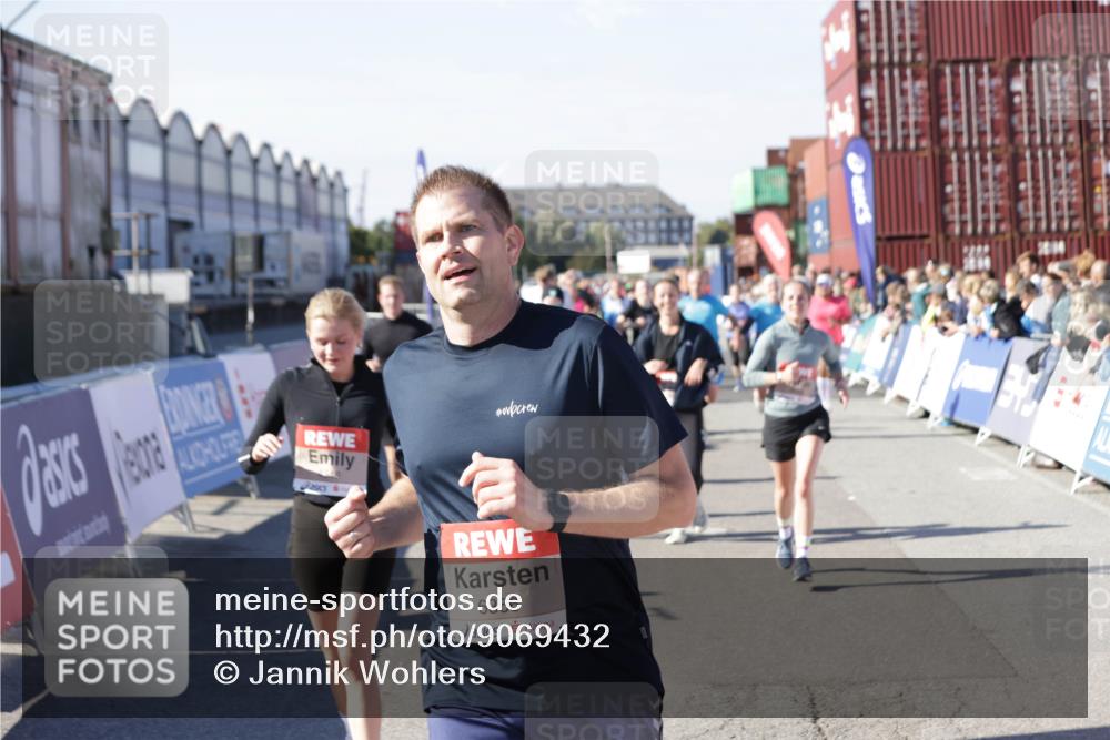 03.10.2025 - Köhlbrandbrückenlauf Jannik Wohlers http://msf.ph/oto/9069432 03.10.2025 13:13:49 Ziel 4188, 4348, 4461, 4522, 4612, 4642, 5078, 5640, 5802, 5884, 5886, 5908, 6116, 6125, 6227, 6228, 6363, 6366, 6487, 6488, 6604 meine-sportfotos.de