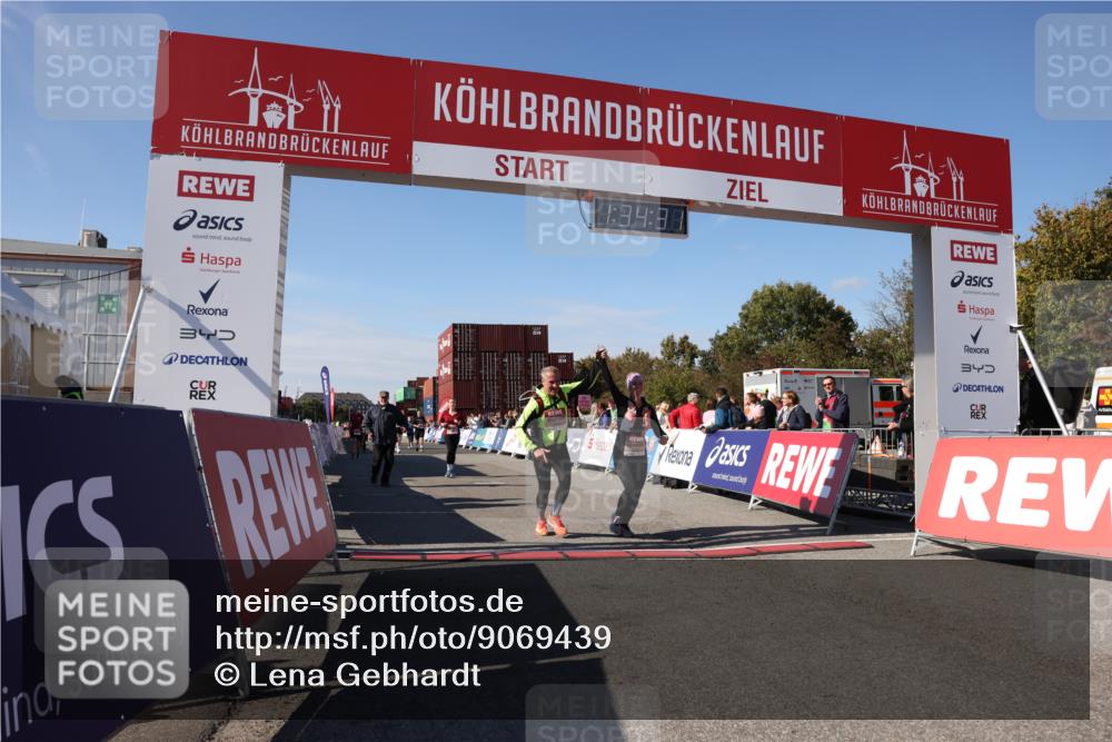 03.10.2025 - Köhlbrandbrückenlauf Lena Gebhardt http://msf.ph/oto/9069439 03.10.2025 13:34:31 Ziel 4702, 4754, 5390, 5437, 5693, 5695 meine-sportfotos.de
