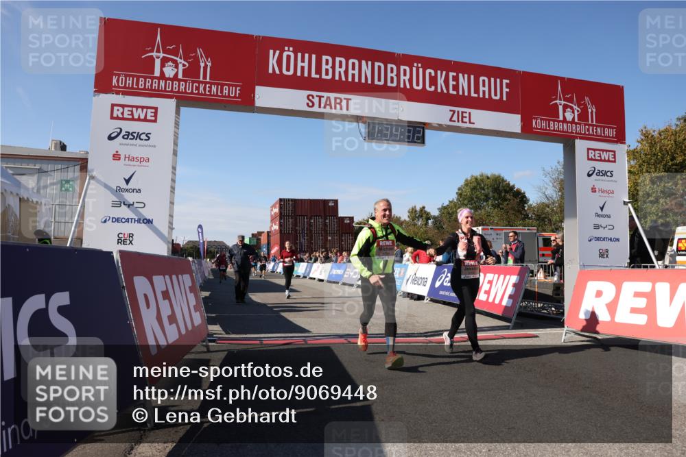 03.10.2025 - Köhlbrandbrückenlauf Lena Gebhardt http://msf.ph/oto/9069448 03.10.2025 13:34:32 Ziel 4702, 4754, 5390, 5437, 5693, 5695, 6486 meine-sportfotos.de