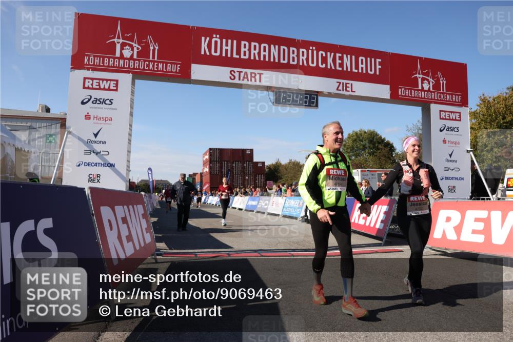 03.10.2025 - Köhlbrandbrückenlauf Lena Gebhardt http://msf.ph/oto/9069463 03.10.2025 13:34:33 Ziel 4702, 4754, 4997, 5390, 5407, 5437, 5693, 5695, 6486 meine-sportfotos.de