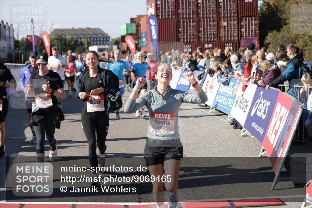 03.10.2025 - Köhlbrandbrückenlauf Jannik Wohlers http://msf.ph/oto/9069465 03.10.2025 13:13:51 Ziel 4188, 4306, 4348, 4522, 4612, 4642, 4868, 5078, 5640, 5700, 5802, 5884, 5886, 6116, 6125, 6227, 6228, 6363, 6366, 6487, 6488, 6604 meine-sportfotos.de