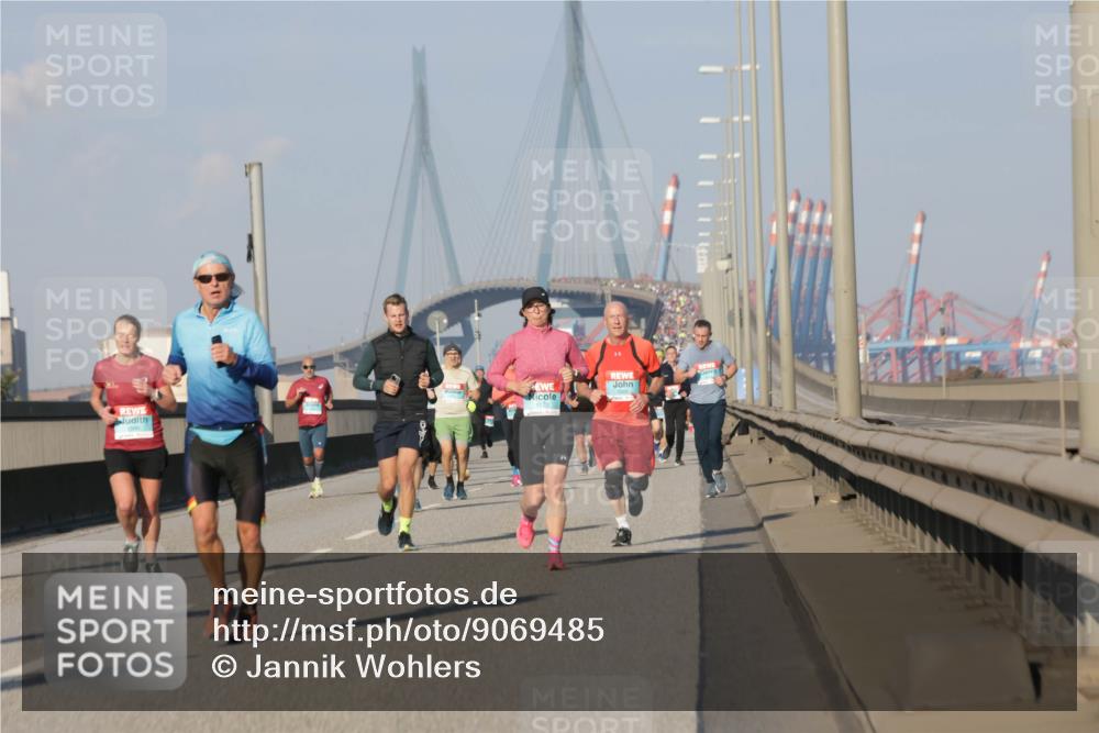 03.10.2025 - Köhlbrandbrückenlauf Jannik Wohlers http://msf.ph/oto/9069485 03.10.2025 09:48:29 Position 3 14, 1123 meine-sportfotos.de