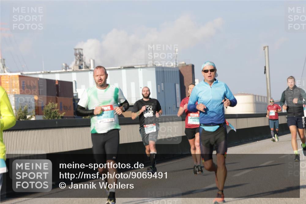 03.10.2025 - Köhlbrandbrückenlauf Jannik Wohlers http://msf.ph/oto/9069491 03.10.2025 09:48:31 Position 3 3806, 2998 meine-sportfotos.de