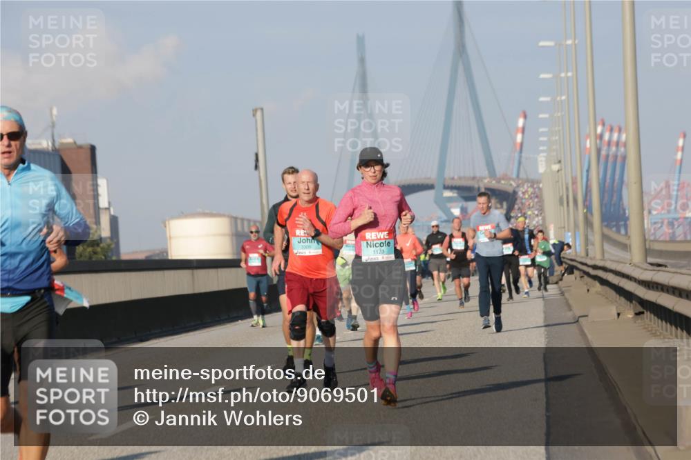 03.10.2025 - Köhlbrandbrückenlauf Jannik Wohlers http://msf.ph/oto/9069501 03.10.2025 09:48:32 Position 3 3305, 1123 meine-sportfotos.de