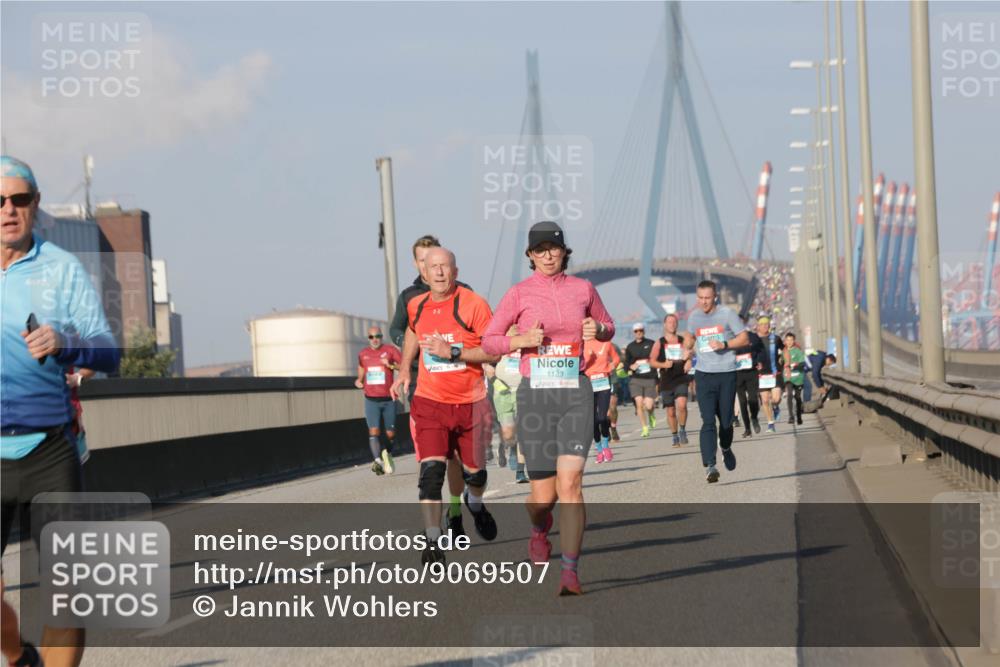 03.10.2025 - Köhlbrandbrückenlauf Jannik Wohlers http://msf.ph/oto/9069507 03.10.2025 09:48:32 Position 3 1123 meine-sportfotos.de
