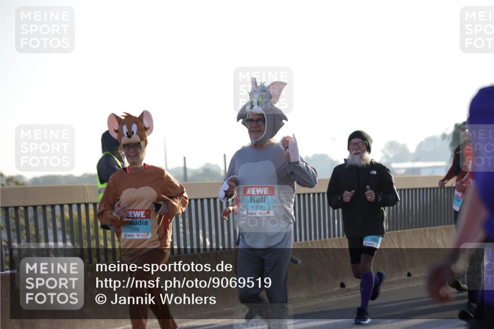 03.10.2025 - Köhlbrandbrückenlauf Jannik Wohlers http://msf.ph/oto/9069519 03.10.2025 09:17:05 Position 3 1288, 1289, 3065 meine-sportfotos.de