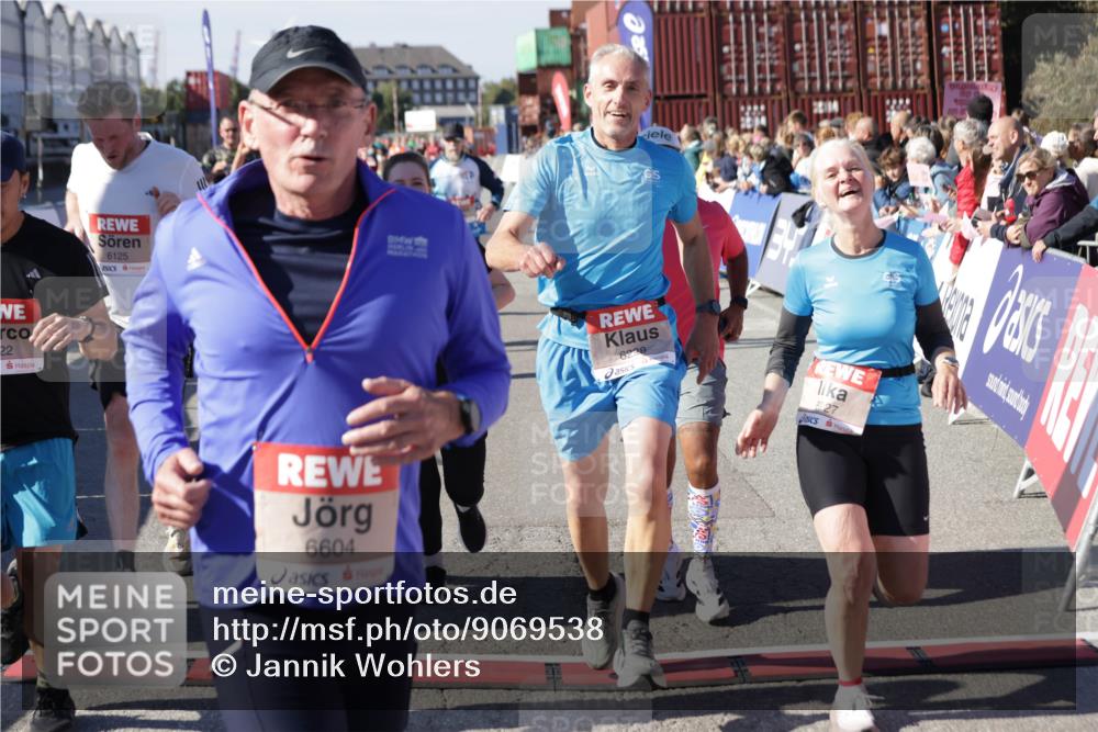 03.10.2025 - Köhlbrandbrückenlauf Jannik Wohlers http://msf.ph/oto/9069538 03.10.2025 13:13:54 Ziel 4188, 4306, 4348, 4522, 4612, 4642, 4868, 5078, 5640, 5700, 5802, 5884, 5886, 6125, 6227, 6228, 6366, 6487, 6488, 6604, 6766 meine-sportfotos.de