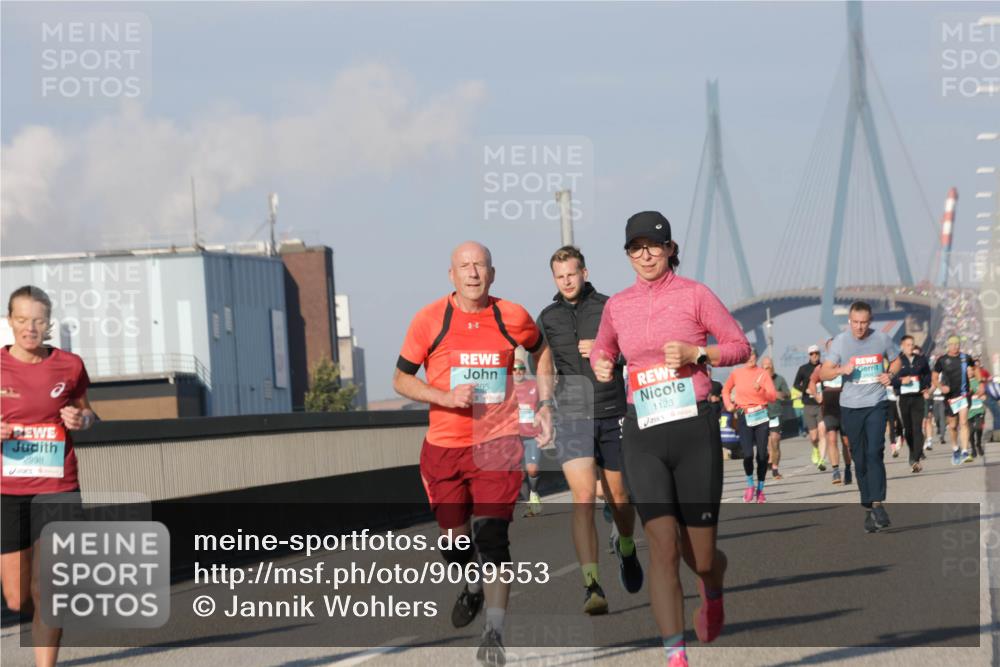 03.10.2025 - Köhlbrandbrückenlauf Jannik Wohlers http://msf.ph/oto/9069553 03.10.2025 09:48:34 Position 3 2998, 305, 1123, 3, 111111 meine-sportfotos.de