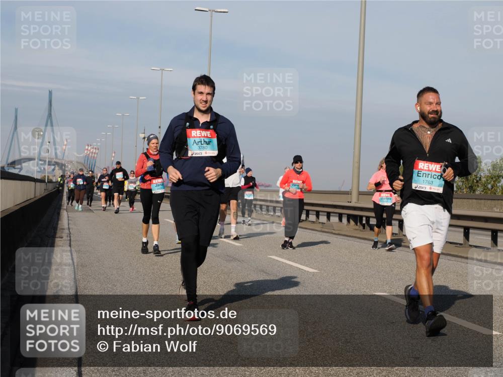 03.10.2025 - Köhlbrandbrückenlauf Fabian Wolf http://msf.ph/oto/9069569 03.10.2025 10:11:56 Position 3 3780, 1763 meine-sportfotos.de