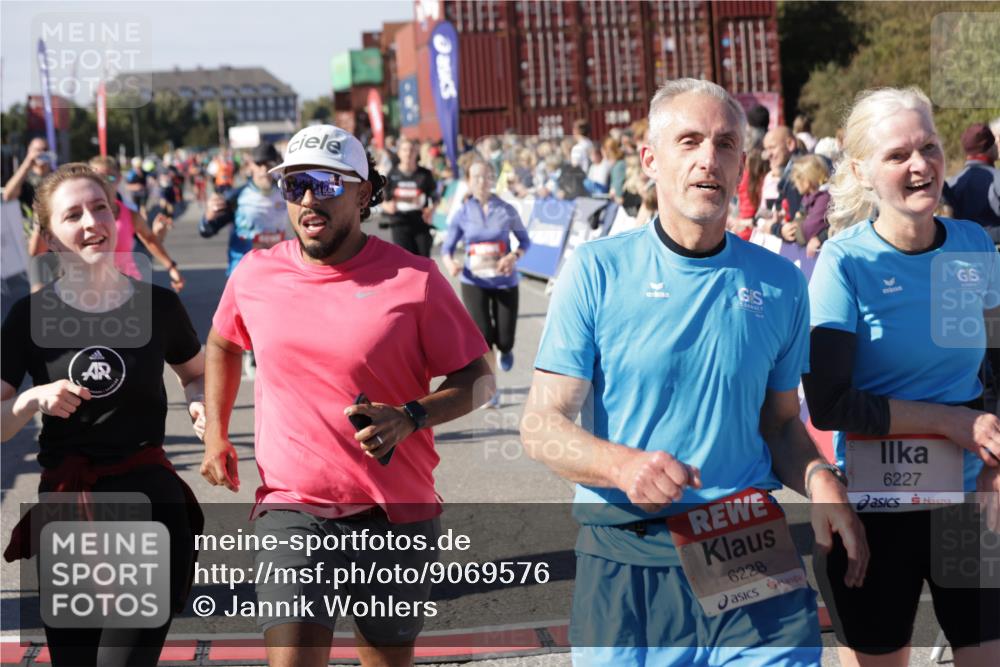 03.10.2025 - Köhlbrandbrückenlauf Jannik Wohlers http://msf.ph/oto/9069576 03.10.2025 13:13:55 Ziel 4188, 4306, 4348, 4522, 4612, 4642, 4868, 5078, 5640, 5700, 5802, 5884, 5886, 6125, 6227, 6228, 6366, 6487, 6488, 6604, 6766 meine-sportfotos.de