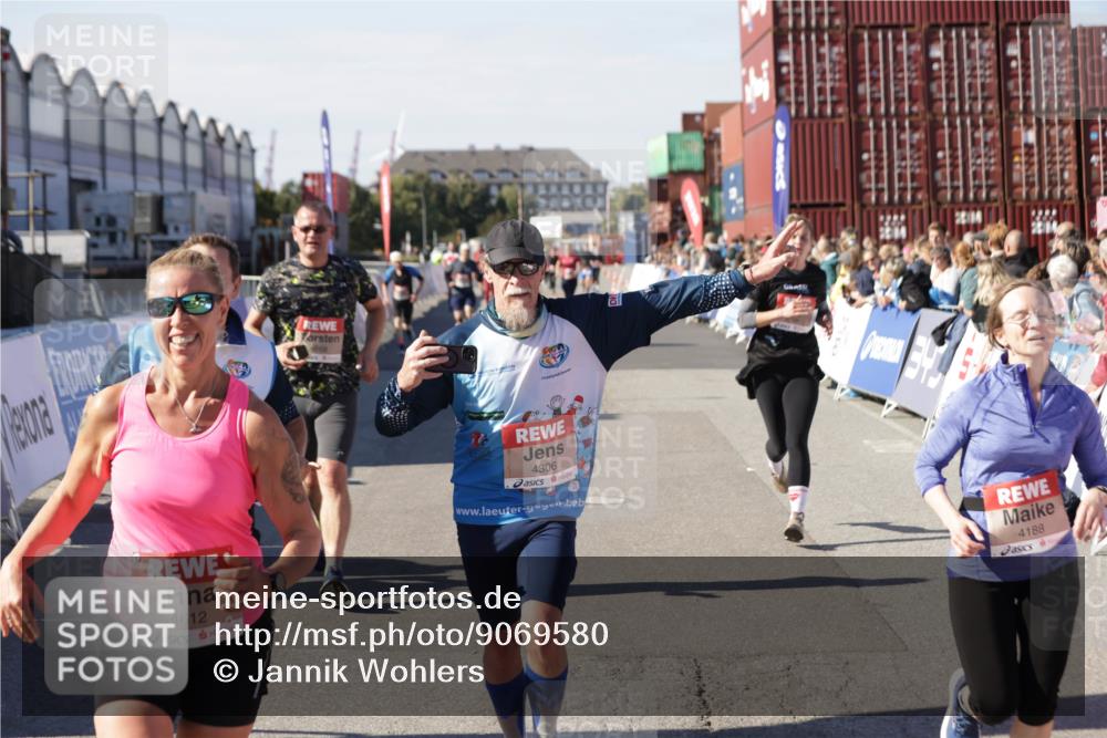 03.10.2025 - Köhlbrandbrückenlauf Jannik Wohlers http://msf.ph/oto/9069580 03.10.2025 13:13:57 Ziel 4188, 4306, 4348, 4522, 4612, 4642, 4868, 5078, 5640, 5700, 5727, 6125, 6227, 6228, 6366, 6487, 6488, 6604, 6766 meine-sportfotos.de
