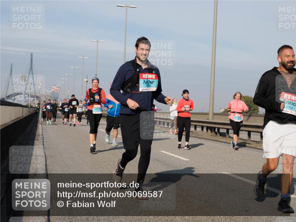 03.10.2025 - Köhlbrandbrückenlauf Fabian Wolf http://msf.ph/oto/9069587 03.10.2025 10:11:57 Position 3 3780, 1763 meine-sportfotos.de