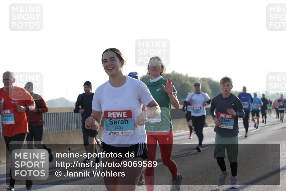03.10.2025 - Köhlbrandbrückenlauf Jannik Wohlers http://msf.ph/oto/9069589 03.10.2025 09:17:06 Position 3 0747, 1401, 3707 meine-sportfotos.de