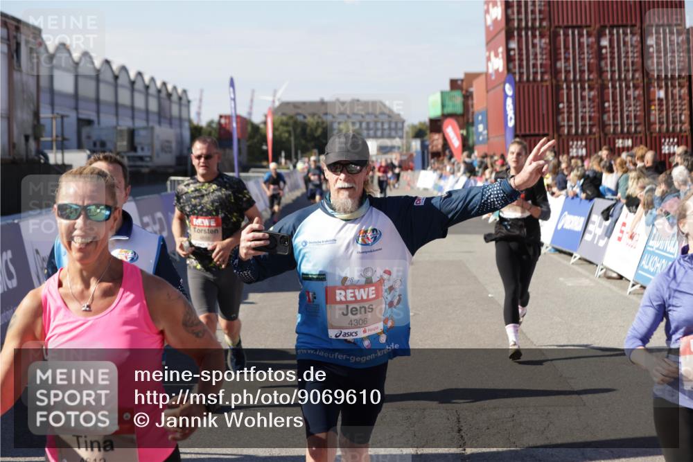 03.10.2025 - Köhlbrandbrückenlauf Jannik Wohlers http://msf.ph/oto/9069610 03.10.2025 13:13:57 Ziel 4188, 4306, 4348, 4522, 4612, 4642, 4868, 5078, 5640, 5700, 5727, 6125, 6227, 6228, 6366, 6487, 6488, 6604, 6766 meine-sportfotos.de