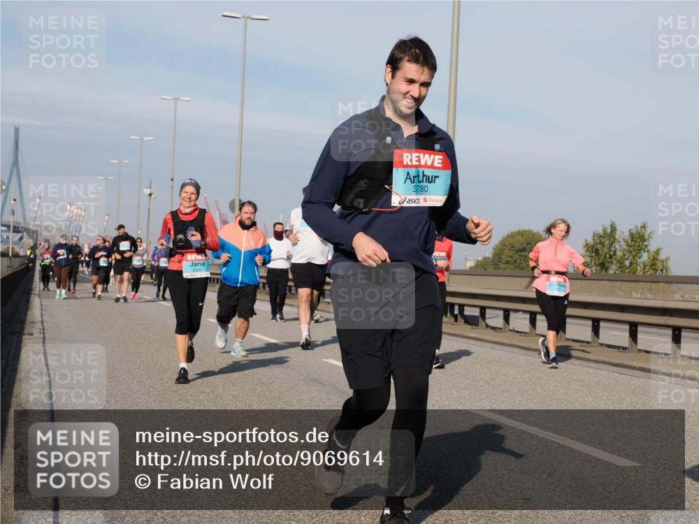 03.10.2025 - Köhlbrandbrückenlauf Fabian Wolf http://msf.ph/oto/9069614 03.10.2025 10:11:58 Position 3 2433, 3780 meine-sportfotos.de