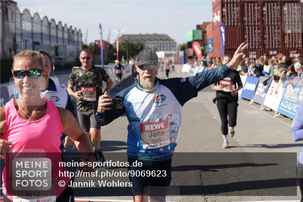 03.10.2025 - Köhlbrandbrückenlauf Jannik Wohlers http://msf.ph/oto/9069623 03.10.2025 13:13:57 Ziel 4188, 4306, 4348, 4522, 4612, 4642, 4868, 5078, 5640, 5700, 5727, 6125, 6227, 6228, 6366, 6487, 6488, 6604, 6766 meine-sportfotos.de