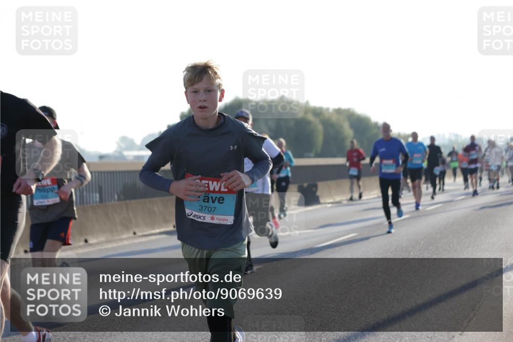 03.10.2025 - Köhlbrandbrückenlauf Jannik Wohlers http://msf.ph/oto/9069639 03.10.2025 09:17:08 Position 3 3707 meine-sportfotos.de