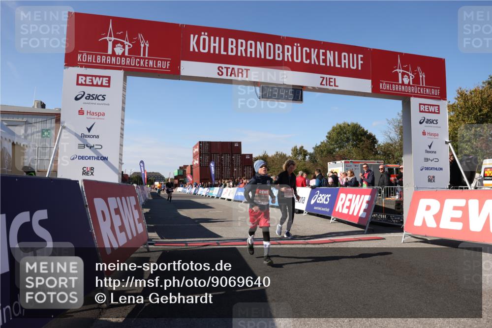 03.10.2025 - Köhlbrandbrückenlauf Lena Gebhardt http://msf.ph/oto/9069640 03.10.2025 13:34:52 Ziel 4112, 4498, 4767, 5227, 5465, 6196, 6357, 6434 meine-sportfotos.de