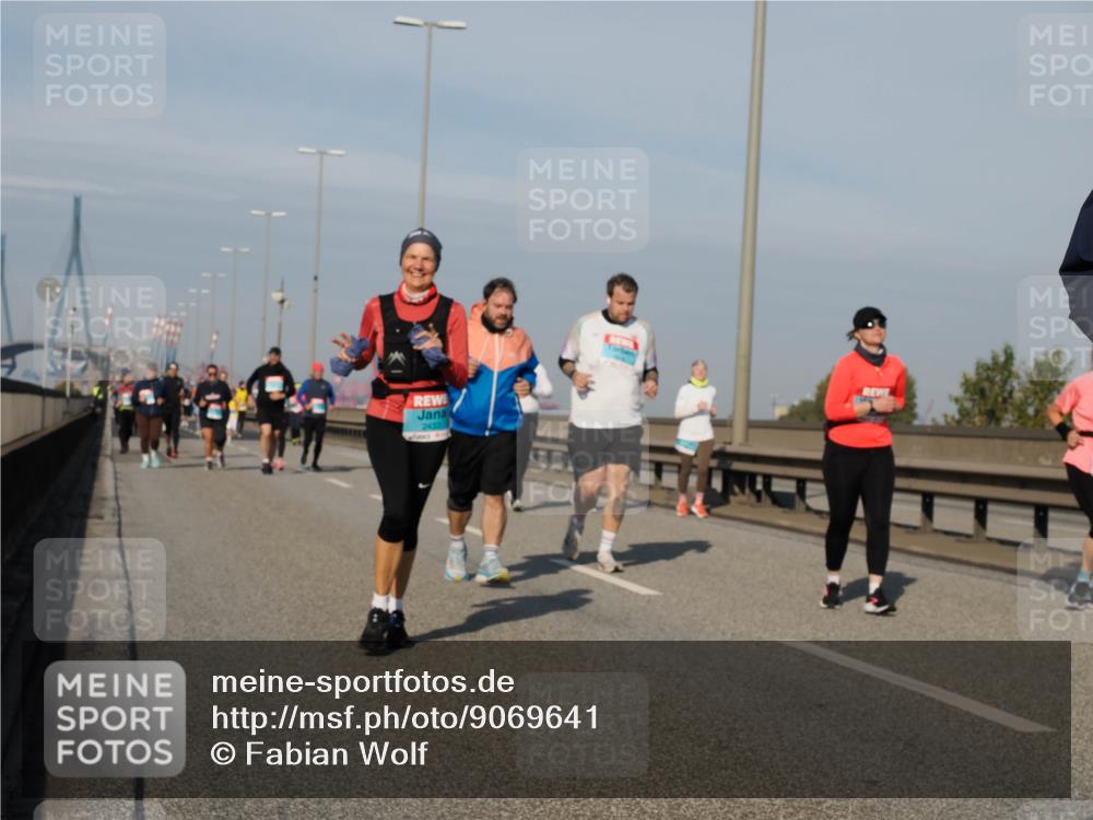 03.10.2025 - Köhlbrandbrückenlauf Fabian Wolf http://msf.ph/oto/9069641 03.10.2025 10:11:59 Position 3 2433 meine-sportfotos.de