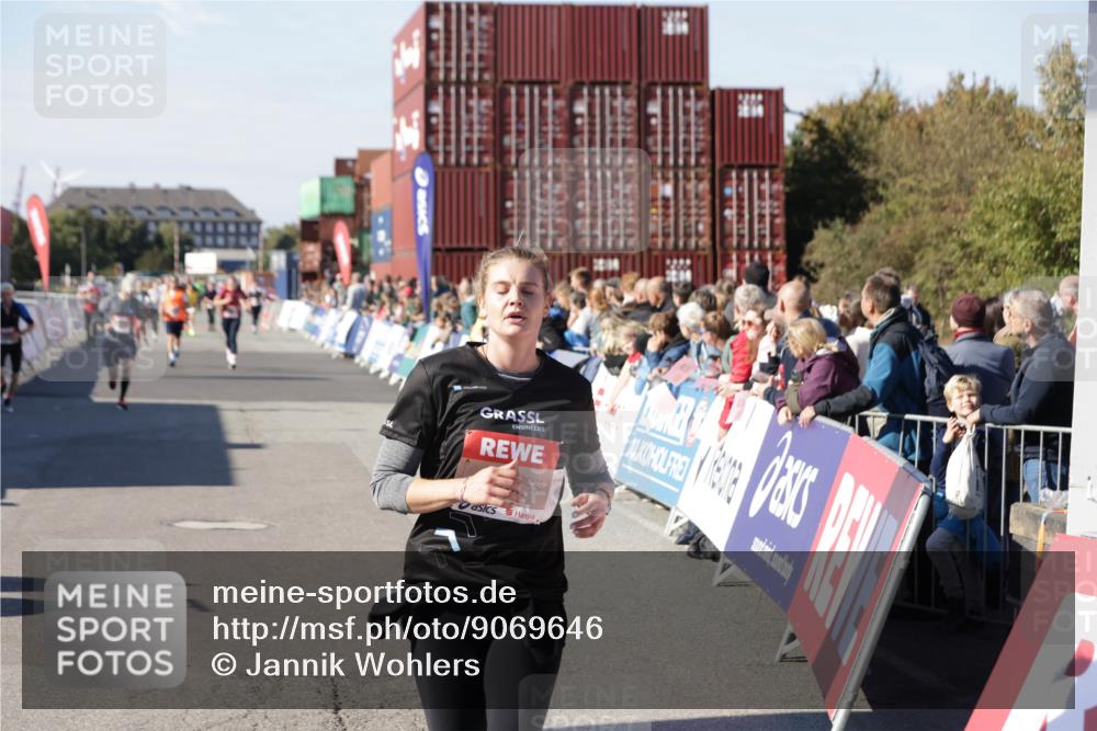 03.10.2025 - Köhlbrandbrückenlauf Jannik Wohlers http://msf.ph/oto/9069646 03.10.2025 13:13:59 Ziel 4188, 4306, 4522, 4612, 4642, 4868, 5078, 5640, 5700, 5727, 6125, 6227, 6228, 6318, 6487, 6488, 6604, 6766 meine-sportfotos.de
