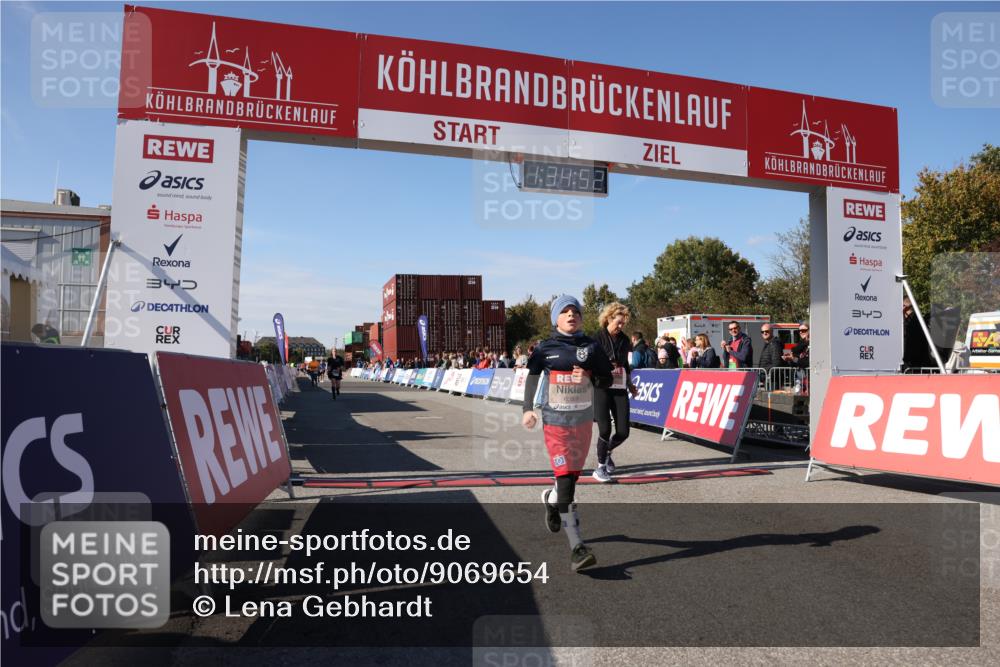 03.10.2025 - Köhlbrandbrückenlauf Lena Gebhardt http://msf.ph/oto/9069654 03.10.2025 13:34:52 Ziel 4112, 4498, 4767, 5227, 5465, 6196, 6357, 6434 meine-sportfotos.de
