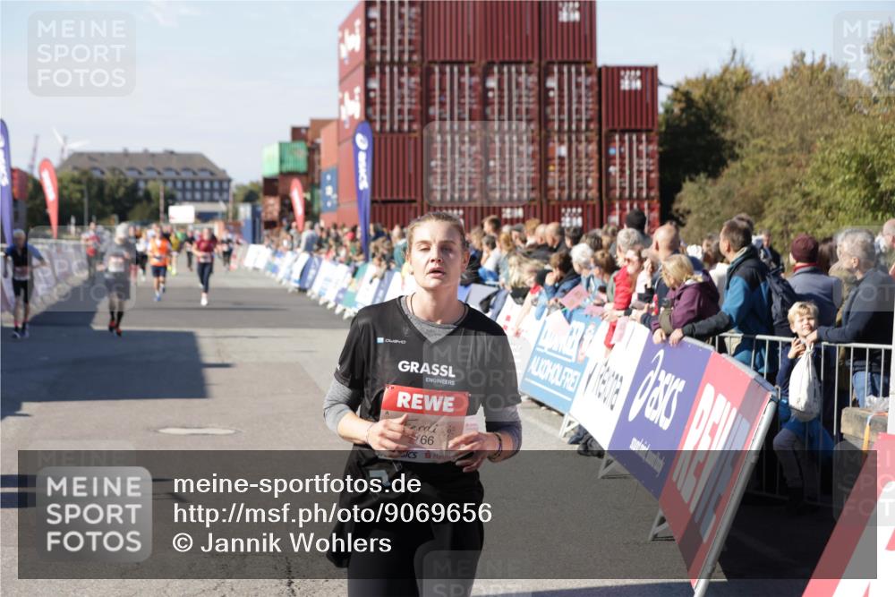03.10.2025 - Köhlbrandbrückenlauf Jannik Wohlers http://msf.ph/oto/9069656 03.10.2025 13:13:59 Ziel 4188, 4306, 4522, 4612, 4642, 4868, 5078, 5640, 5700, 5727, 6125, 6227, 6228, 6318, 6487, 6488, 6604, 6766 meine-sportfotos.de