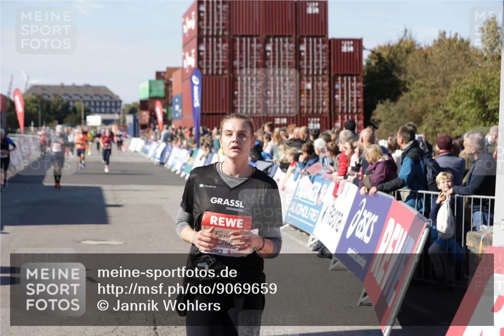 03.10.2025 - Köhlbrandbrückenlauf Jannik Wohlers http://msf.ph/oto/9069659 03.10.2025 13:13:59 Ziel 4188, 4306, 4522, 4612, 4642, 4868, 5078, 5640, 5700, 5727, 6125, 6227, 6228, 6318, 6487, 6488, 6604, 6766 meine-sportfotos.de