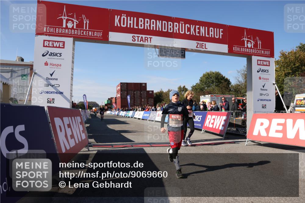 03.10.2025 - Köhlbrandbrückenlauf Lena Gebhardt http://msf.ph/oto/9069660 03.10.2025 13:34:52 Ziel 4112, 4498, 4767, 5227, 5465, 6196, 6357, 6434 meine-sportfotos.de