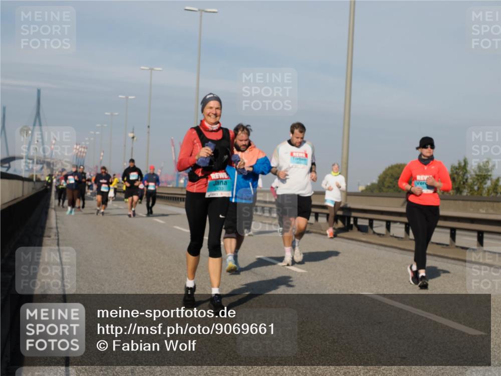 03.10.2025 - Köhlbrandbrückenlauf Fabian Wolf http://msf.ph/oto/9069661 03.10.2025 10:11:59 Position 3 2433 meine-sportfotos.de