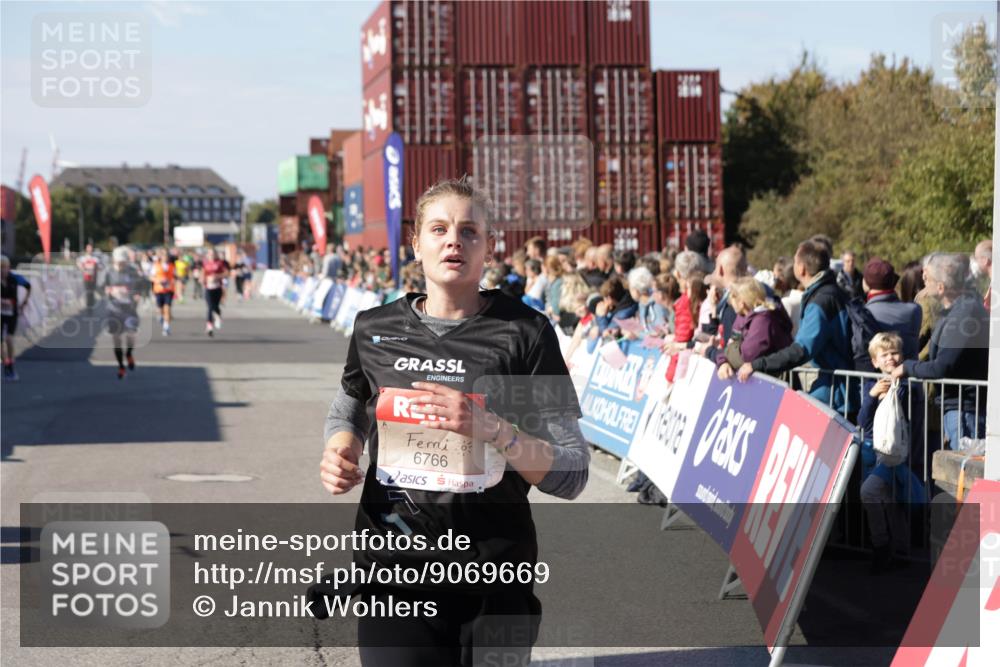 03.10.2025 - Köhlbrandbrückenlauf Jannik Wohlers http://msf.ph/oto/9069669 03.10.2025 13:13:59 Ziel 4188, 4306, 4522, 4612, 4642, 4868, 5078, 5640, 5700, 5727, 6125, 6227, 6228, 6318, 6487, 6488, 6604, 6766 meine-sportfotos.de